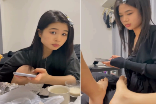 Thấy con cu là cười toe toét